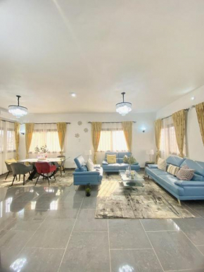 Secure apartment near airport